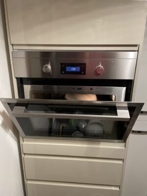 BD52D6C8-14C8-44EB-BC2B-3CD5EEAE9D30