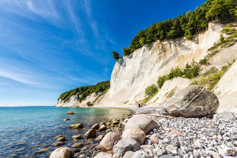 am-land-ruegen-istock_000021241589_large-2