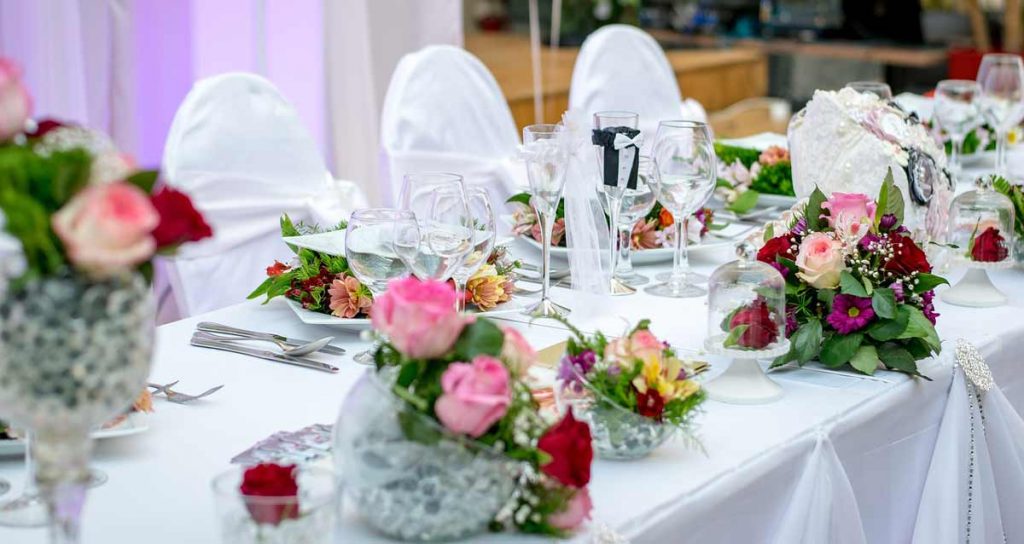 Eingedeckter Brauttisch