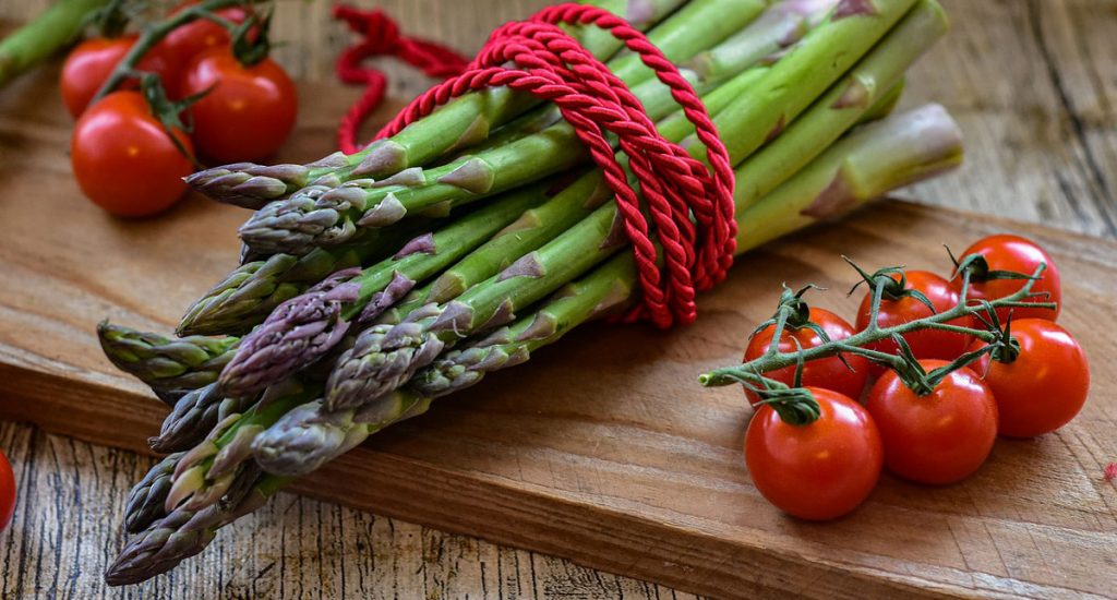 Grüner Spargel Salat