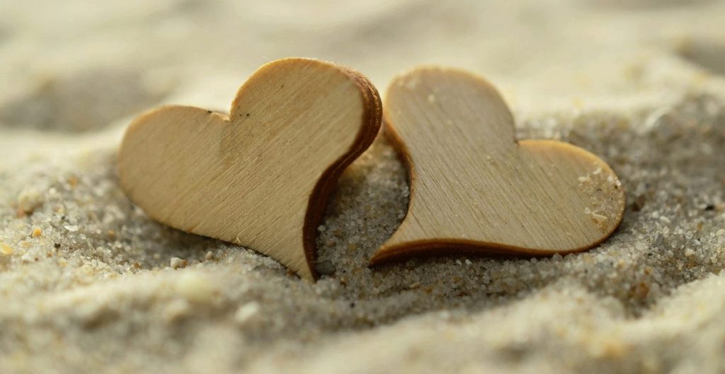 Herzen im Sand