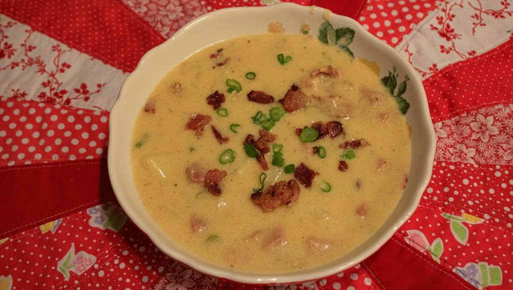 Kartoffelsuppe mit Speck