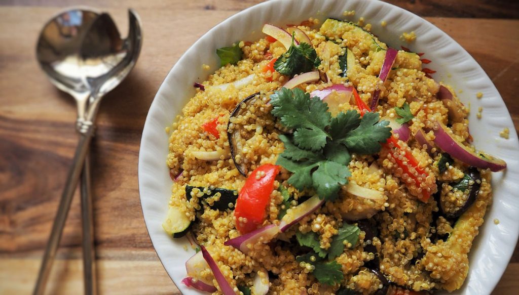 Veganer Quinoa-Salat